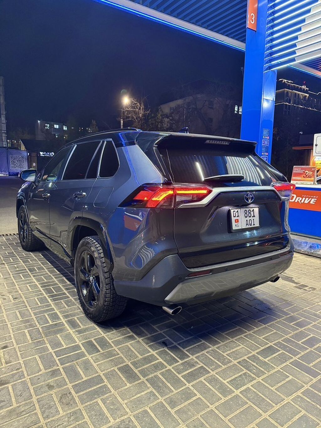 Toyota RAV4: 2019 г., 2.5 л, Автомат, Гибрид, Кроссовер: фото 3