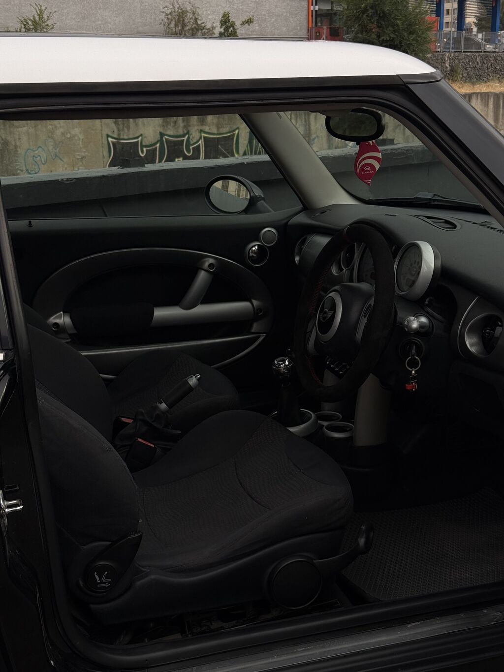 Mini Cooper: 2003 г., 1.6 л, Механика: фото 6