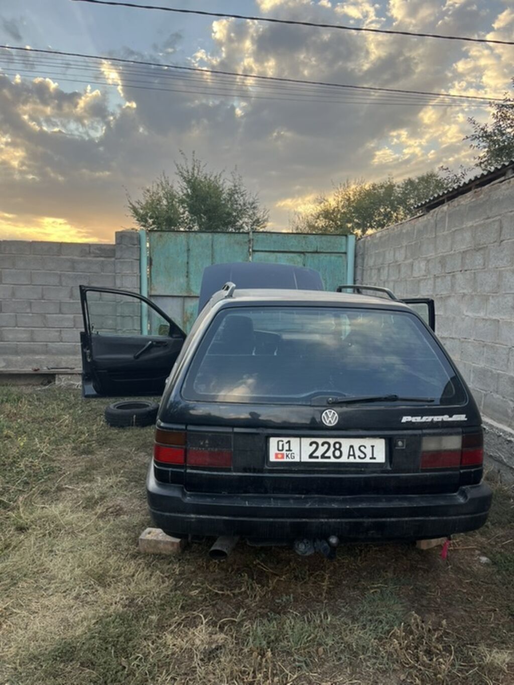 Volkswagen Passat Variant: 1991 г., Механика, Бензин, Универсал: фото 1