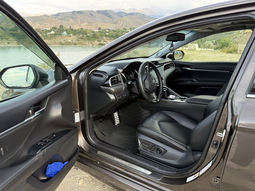 Toyota Camry: 2018 г., 2.5 л, Автомат, Бензин, Седан: фото 7