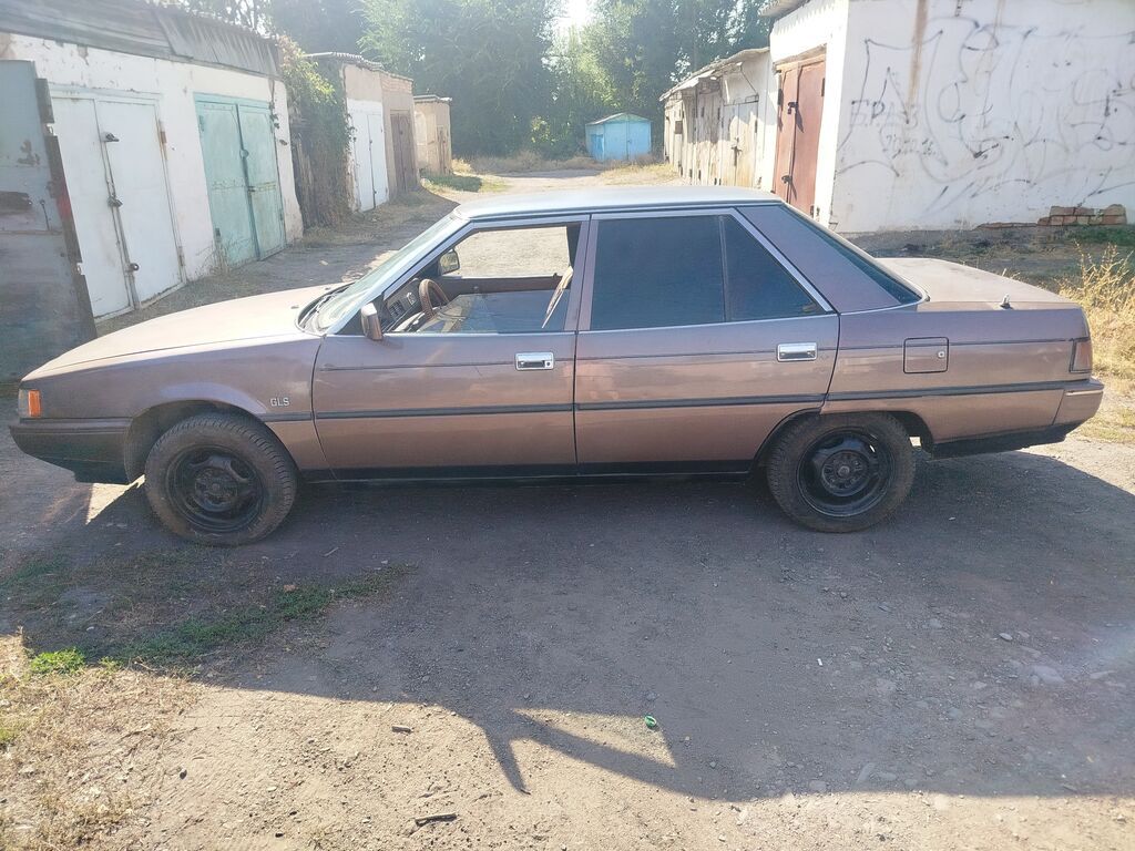 Mitsubishi Galant: 1987 г., 2 л, Механика, Бензин, Седан: фото 2