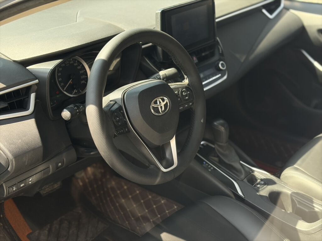 Toyota Corolla: 2021 г., 1.8 л, Вариатор, Гибрид, Седан: фото 3