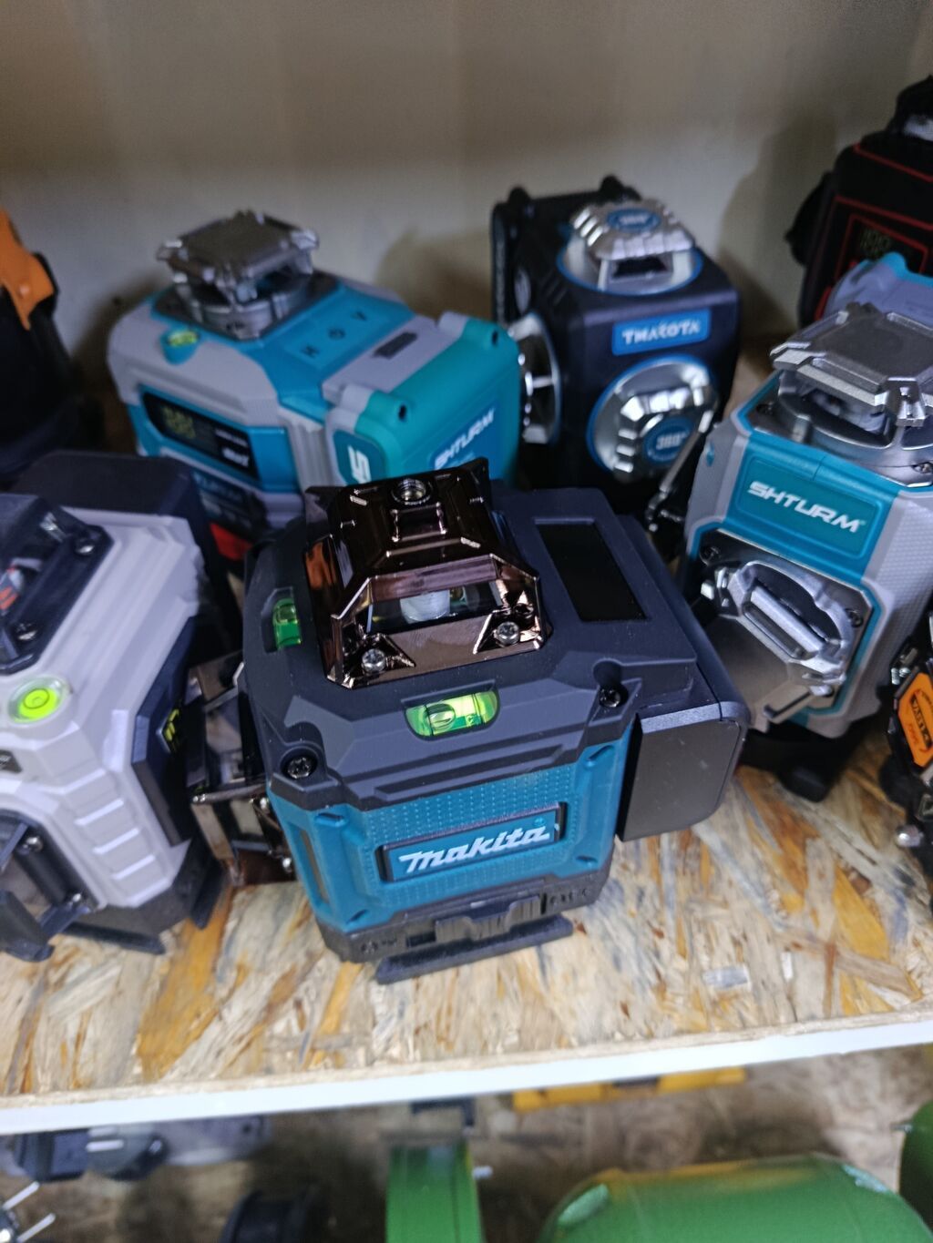 Лазерный уровень Makita (самовыравнивающийся) - Корпус: фото 4