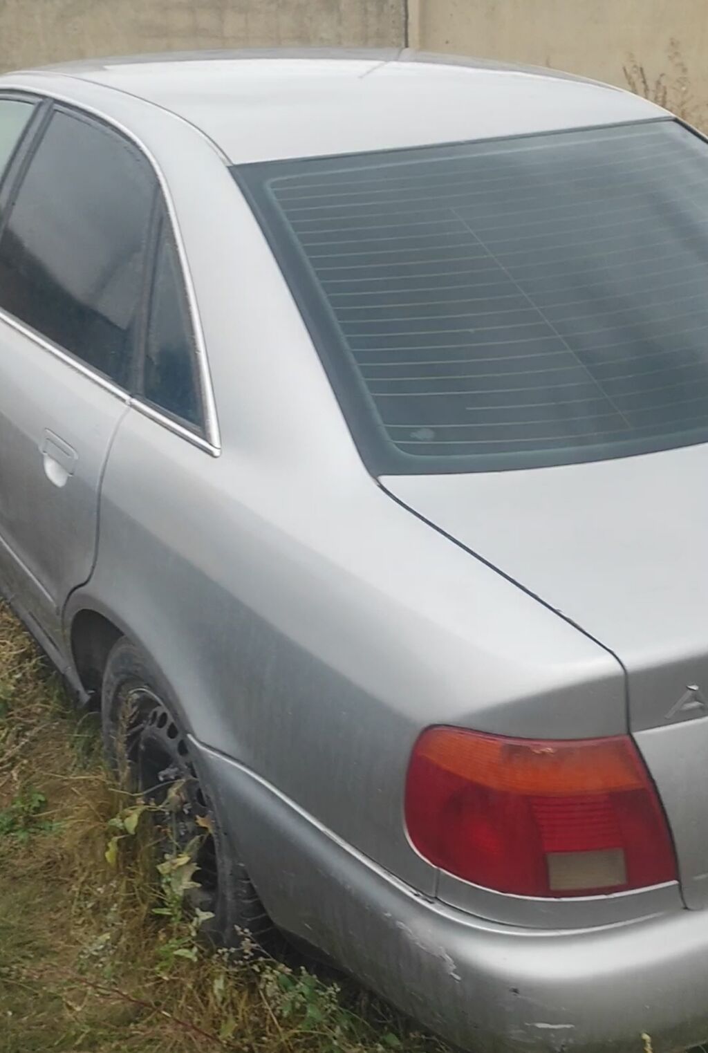 Audi A4: 2000 г., 2.6 л, Автомат, Бензин, Седан: фото 2