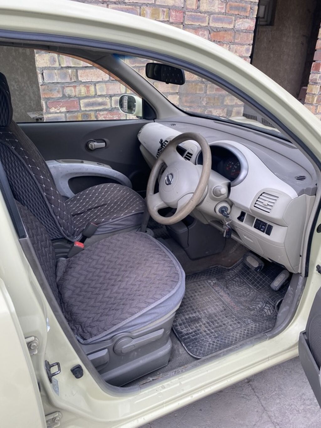 Nissan March: 2003 г., 1.3 л, Автомат, Бензин, Хэтчбэк: фото 3