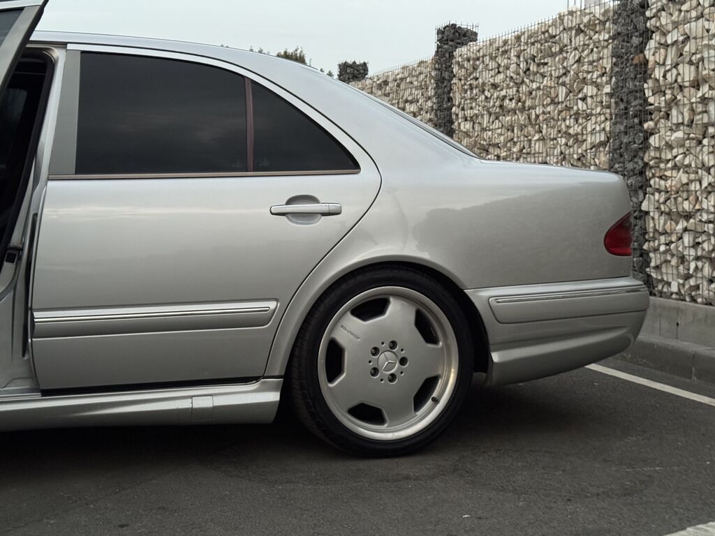 Mercedes-Benz E-класс AMG: 2002 г., 5.5 л, Автомат, Бензин, Седан: фото 2
