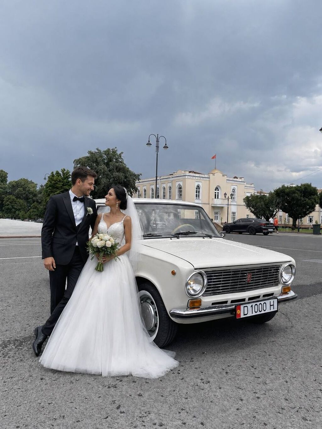 Аренда ретро-автомобиля для фотосессий и событий - Классический седан — фото 2