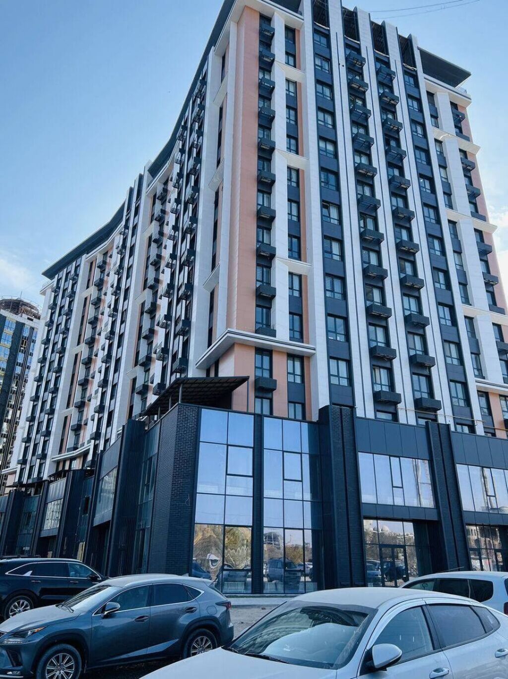 3 комнаты, 105 м², Южная Магистраль Элитка, 10 этаж, Дизайнерский ремонт: фото 1