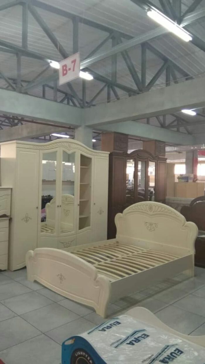 Гарнитуры: Спальня "Лилия"
Производство :Беларусия.
на lalafo.kg Спальня "Лилия"
Производство :Беларусия.
в Бишкек