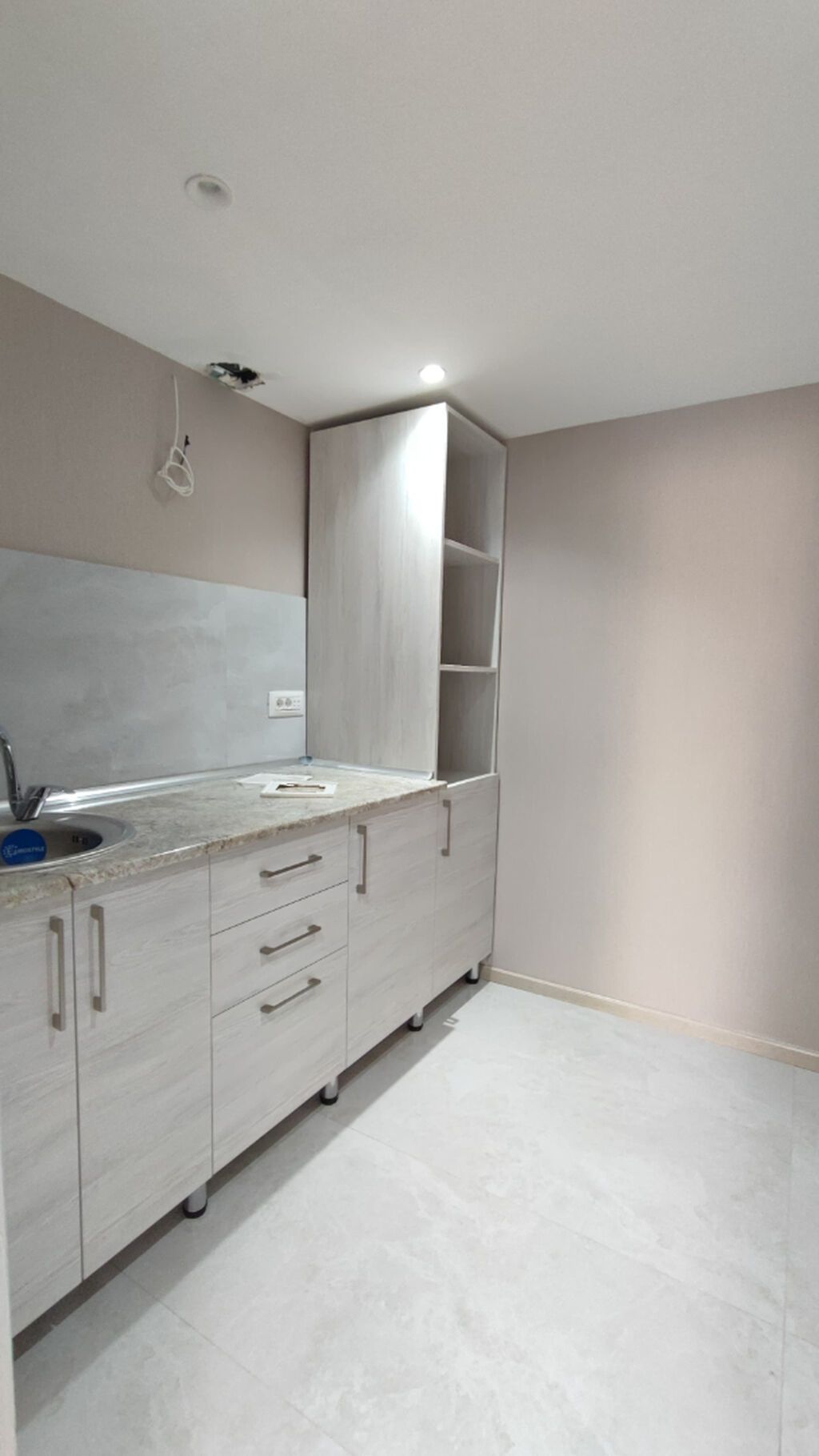 3-room new-build apartment for sale in Ağ şəhər, 94 m², 470 000 AZN, photo 3 / 6