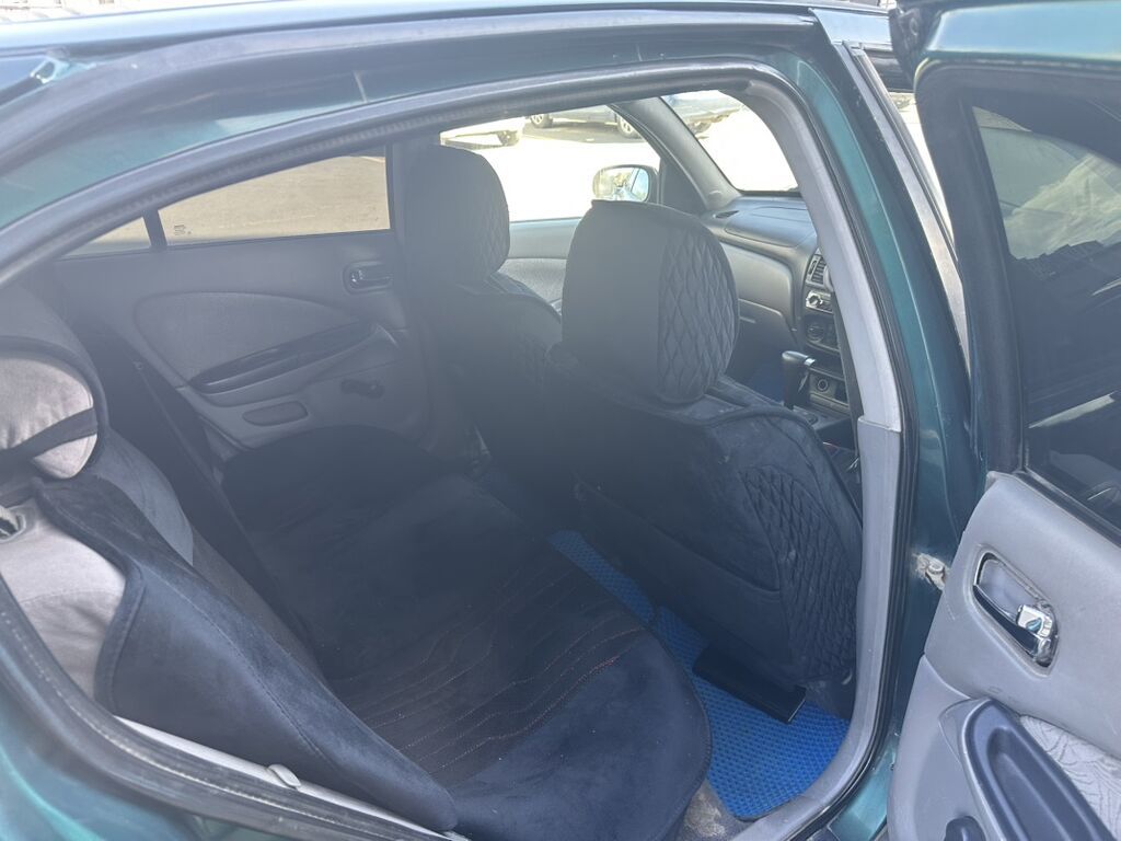 Nissan Almera: 2001 г., 1.5 л, Автомат, Бензин, Хэтчбэк: фото 5