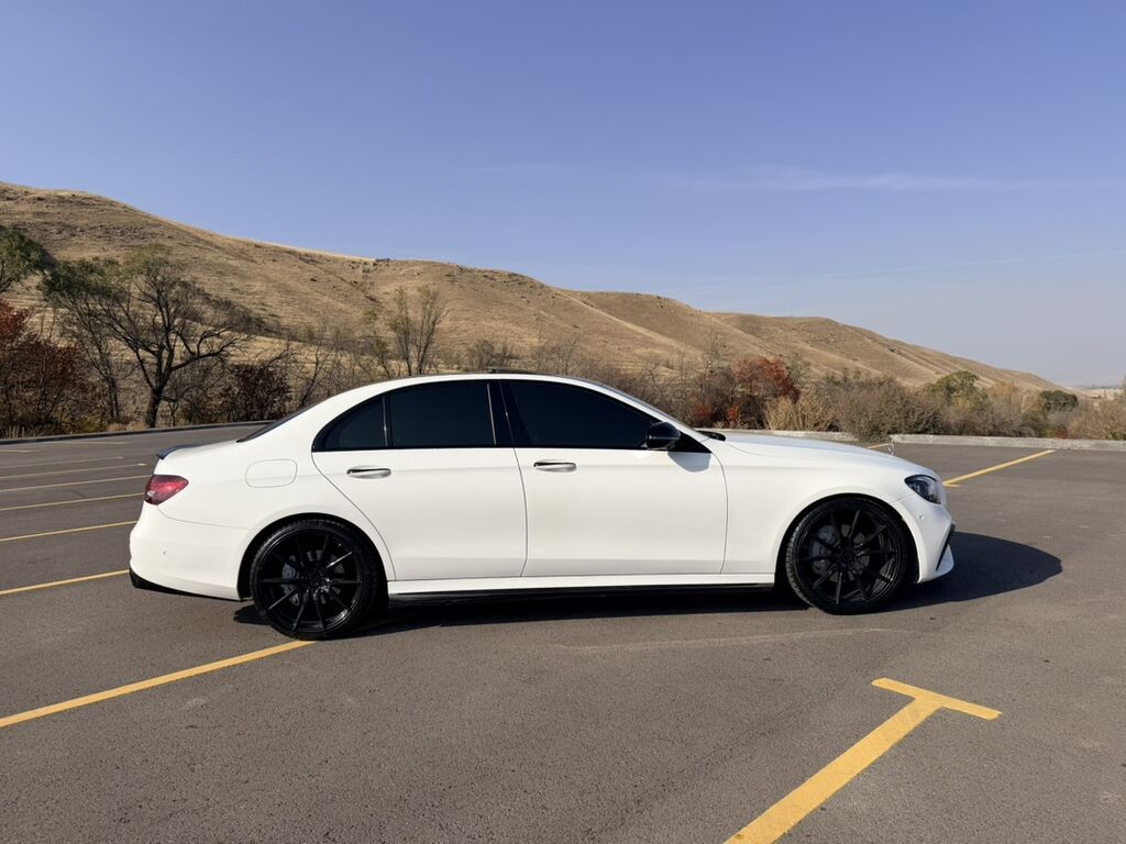 Mercedes-Benz E-Class: 2022 г., 2 л, Бензин, Седан: фото 4