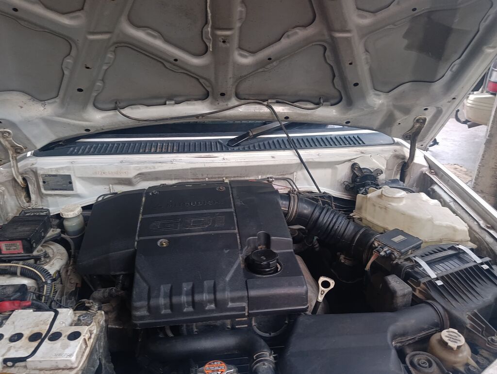 Mitsubishi Pajero iO: 2003 г., Кроссовер: фото 6