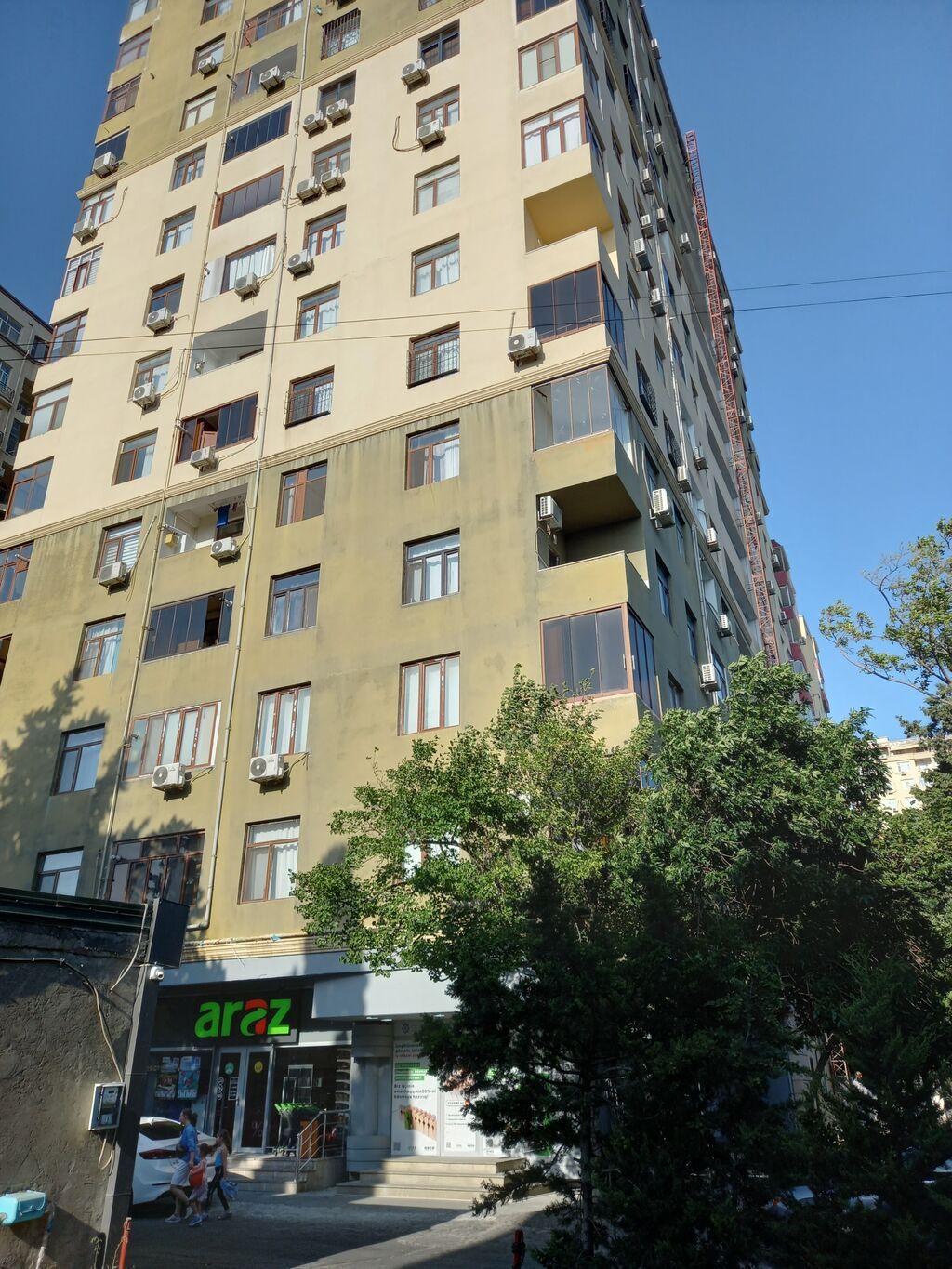8-ci mikrorayon, 3 otaqlı, Yeni tikili, m. Azadlıq Prospekti, 108 kv. m