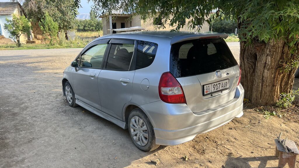 Honda Fit: 2002 г., 1.3 л, Вариатор, Бензин, Хэтчбэк: фото 3