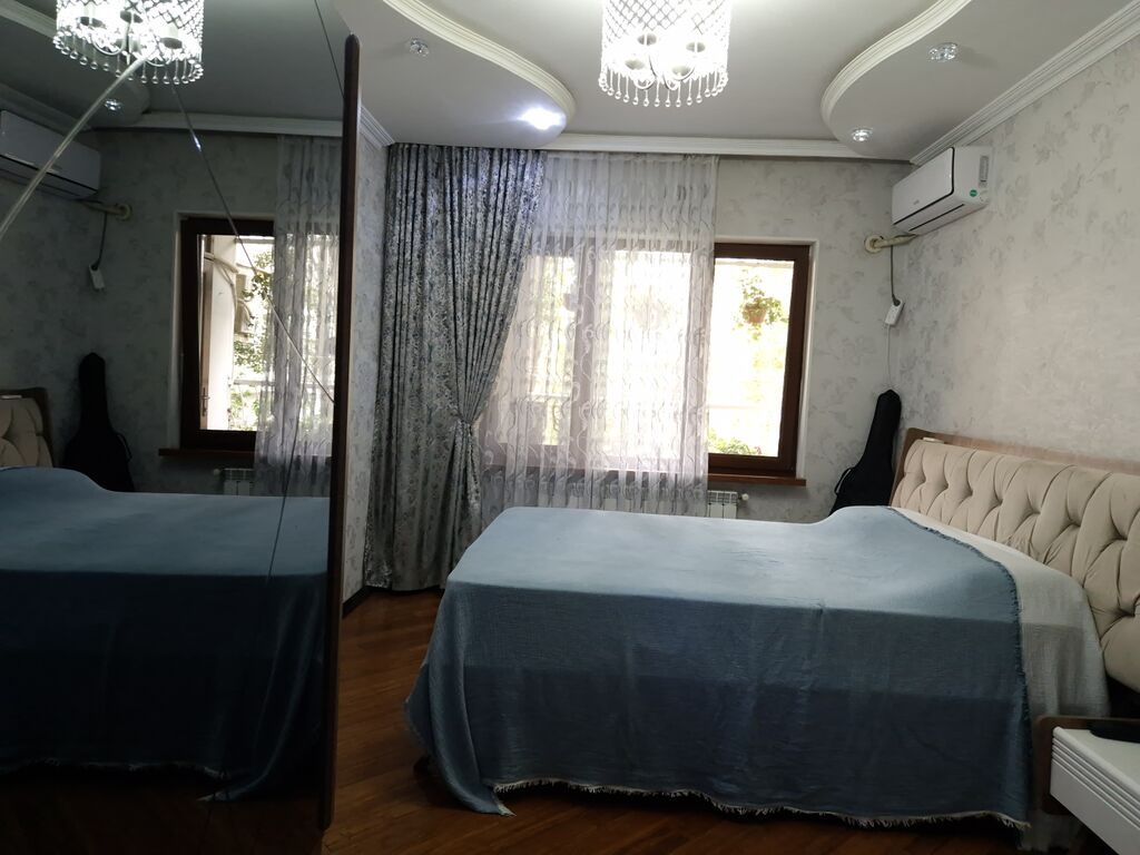 Bakı, 3 otaqlı, Köhnə tikili, m. Xalqlar Dostluğu, 85 kv. m