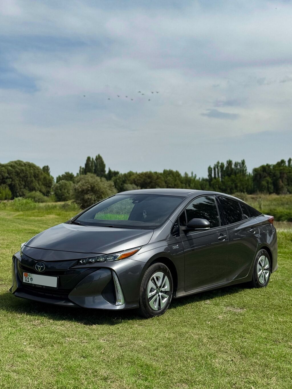Toyota Prius: 2018 г., 1.8 л, Автомат, Гибрид, Лифтбек: фото 3