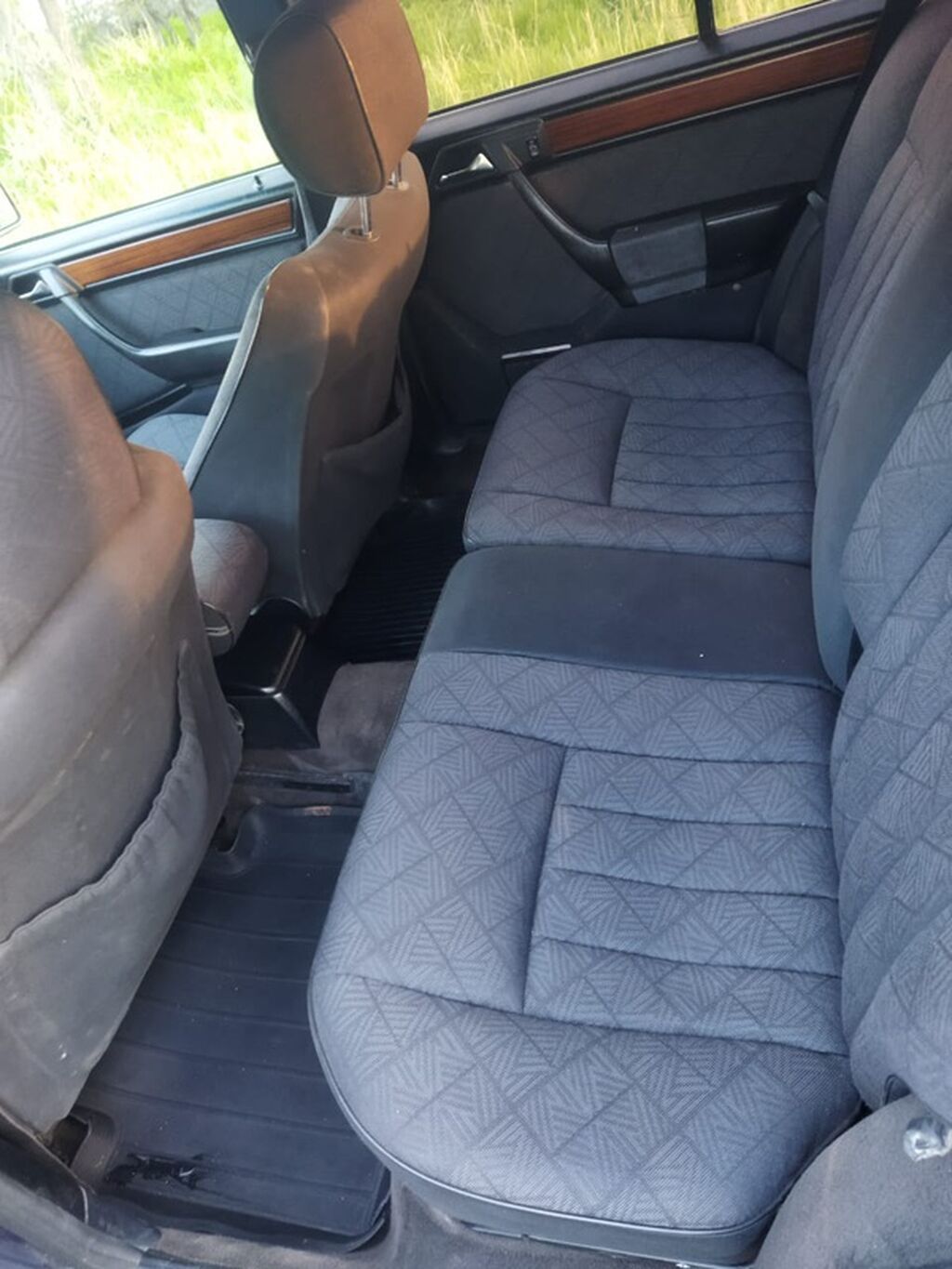 Mercedes-Benz W124: 1995 г., 2.8 л, Механика, Бензин, Универсал: фото 7