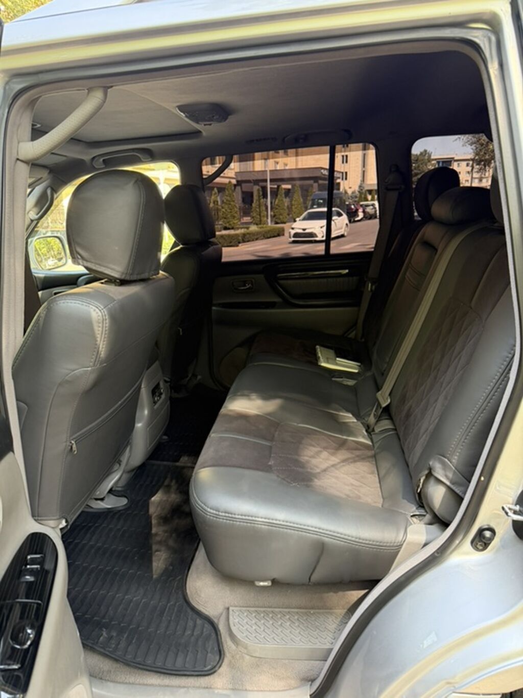 Lexus LX: 2006 г., 4.7 л, Автомат, Газ, Внедорожник: фото 6