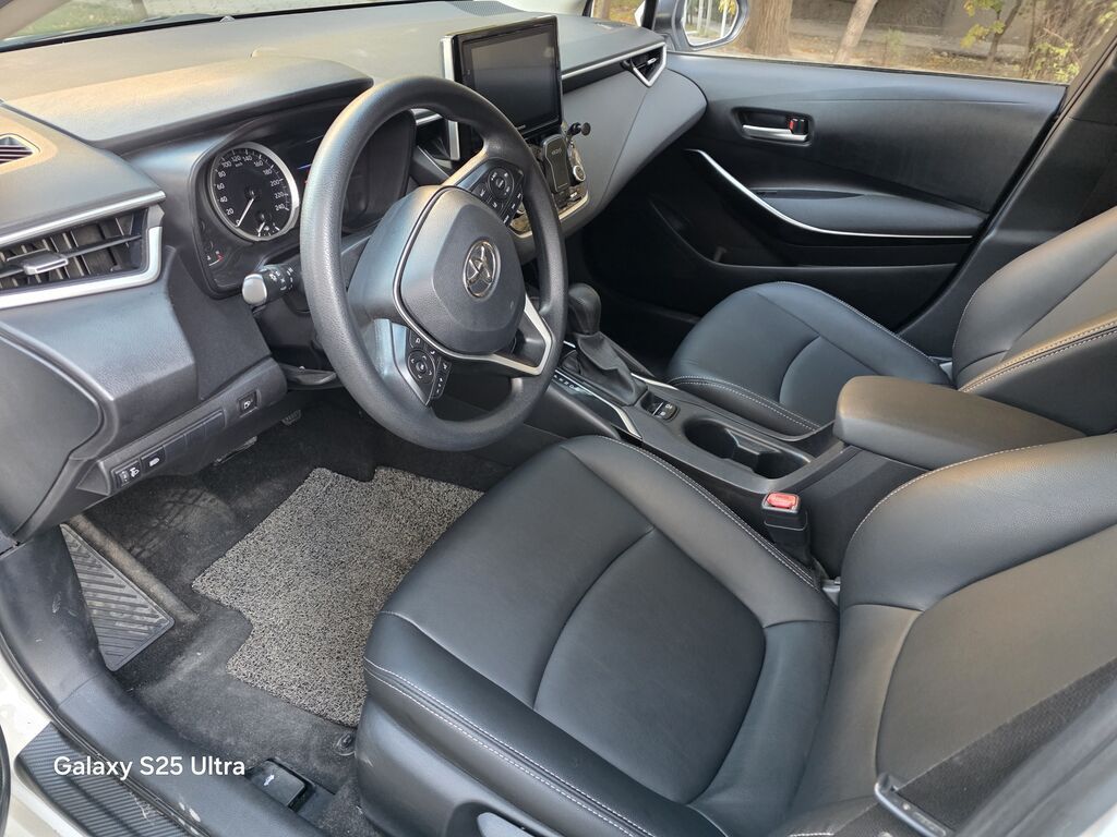 Toyota Corolla: 2020 г., 1.8 л, Вариатор, Гибрид, Седан: фото 5
