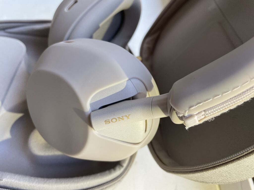 Продам Sony WH-1000XM5 (белые) Продаю Sony WH-1000XM5 в отличном: фото 2