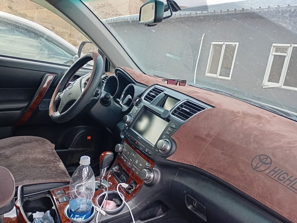Toyota Highlander: 2012 г., 3.5 л, Автомат, Гибрид, Кроссовер: фото 3