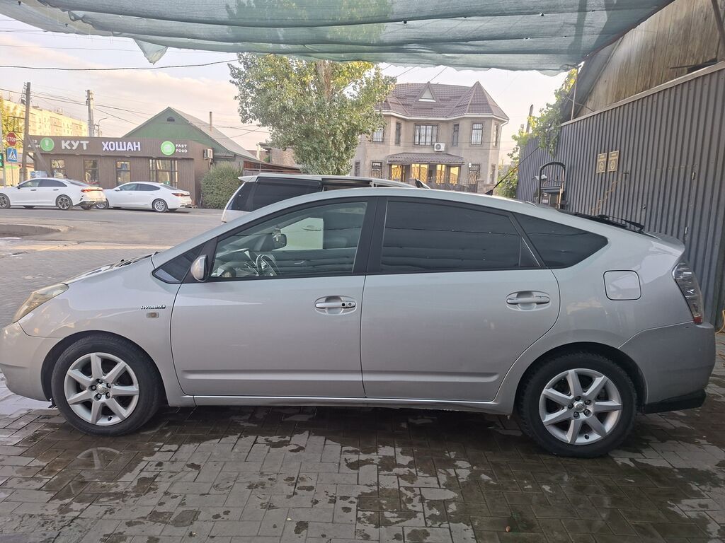 Toyota Prius: 2006 г., 1.5 л, Автомат, Гибрид, Хэтчбэк: фото 3