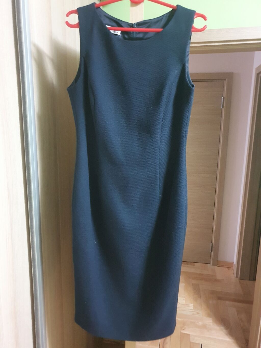 Balasevic haljina, teget plava boja, broj 42 3500 RSD | Oglas postavljen 08 Jun 2022 15:36:05: XL (42), bоја - Plava, Poslovni, Na bretele