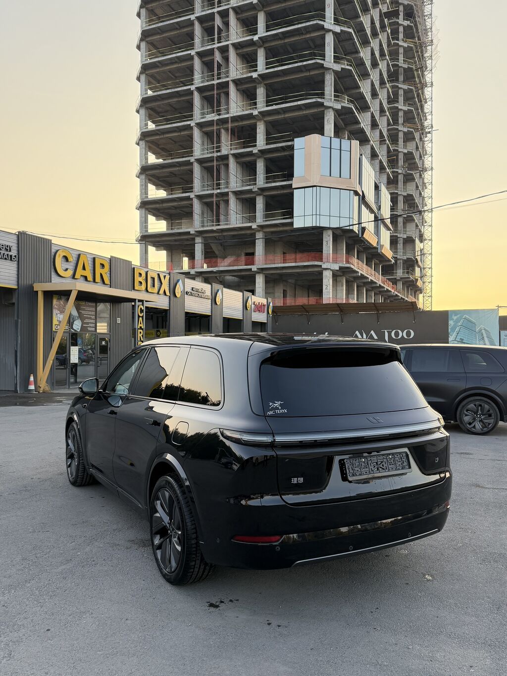 Lixiang L9: 2023 г., 1.5 л, Автомат, Электромобиль, Кроссовер: фото 6