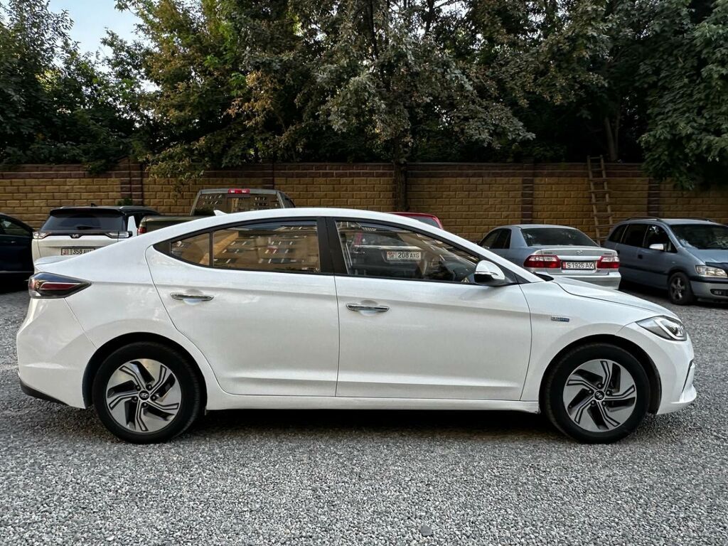 Hyundai Elantra: 2020 г., 1.6 л, Автомат, Электромобиль, Седан: фото 5