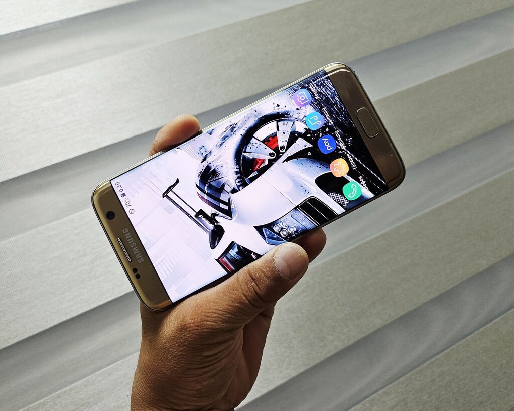 Samsung Galaxy S7 Edge, Б/у, 64 ГБ, цвет - Золотой, 1 SIM, 2 SIM — фото 1