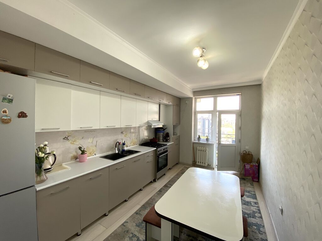 2 комнаты, 71 м², Азия Молл Элитка, 5 этаж, Косметический ремонт: фото 1