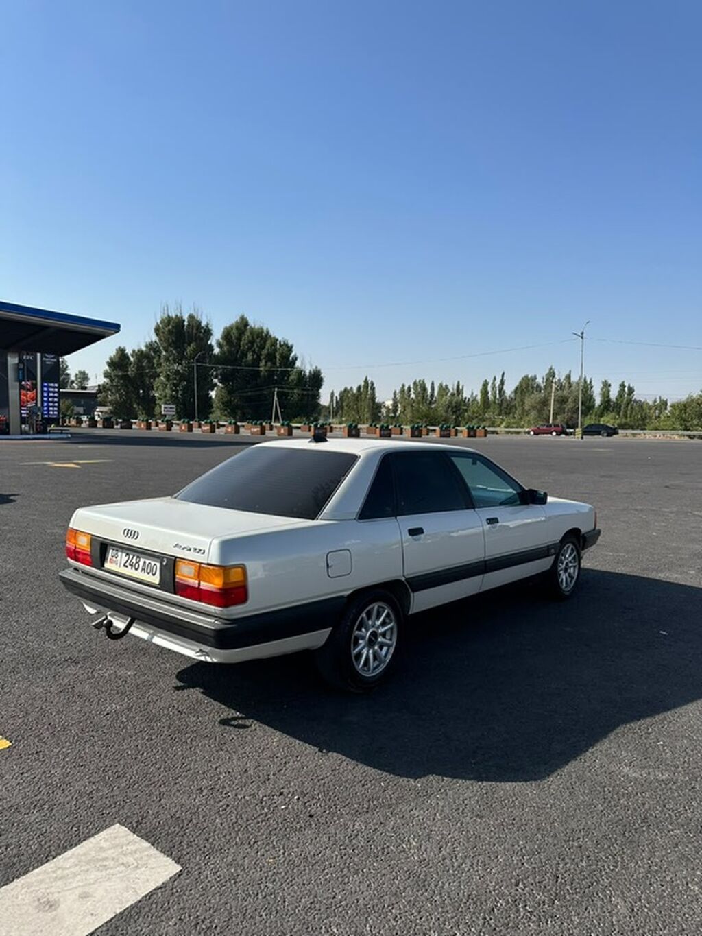 Audi 100: 1988 г., 0.2 л, Механика, Бензин, Седан: фото 5
