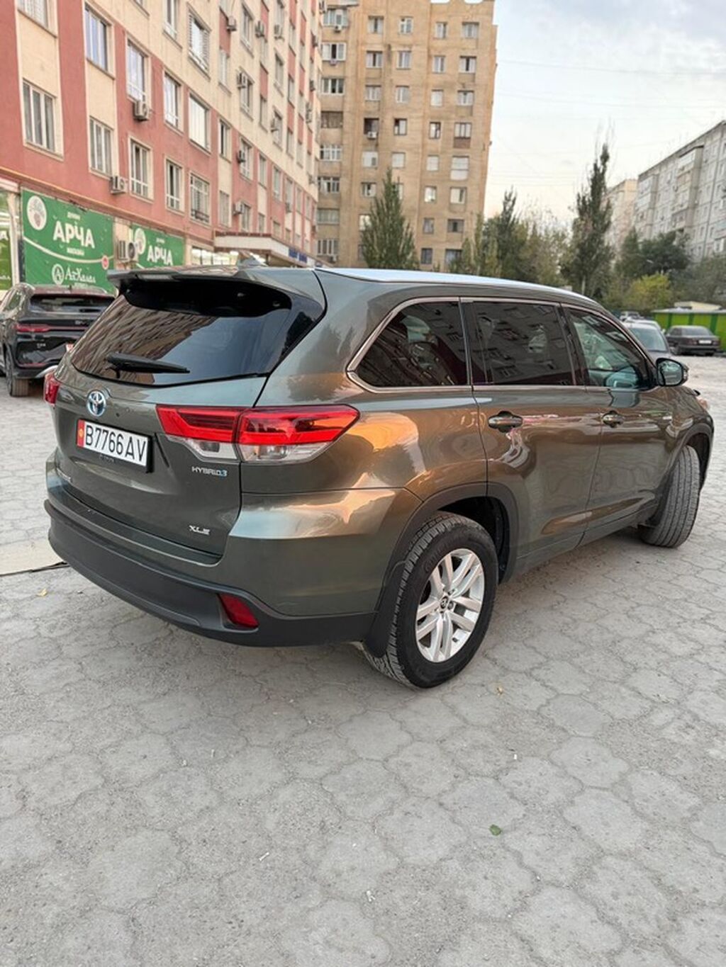 Toyota Highlander: 2018 г., 3.5 л, Автомат, Гибрид, Кроссовер: фото 2
