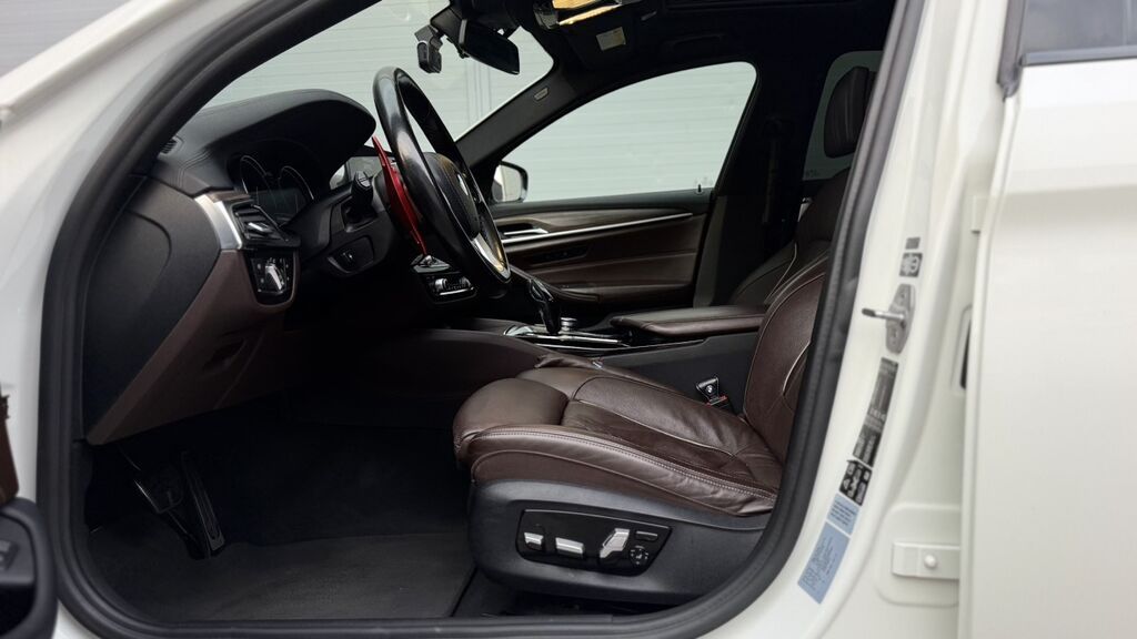 BMW 5 series: 2018 г., 2 л, Автомат, Бензин, Седан: фото 7