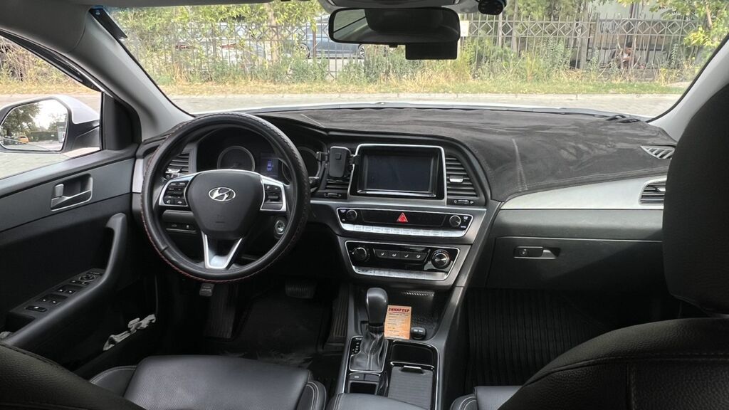 Hyundai Sonata: 2021 г., 2 л, Автомат, Газ, Седан: фото 6