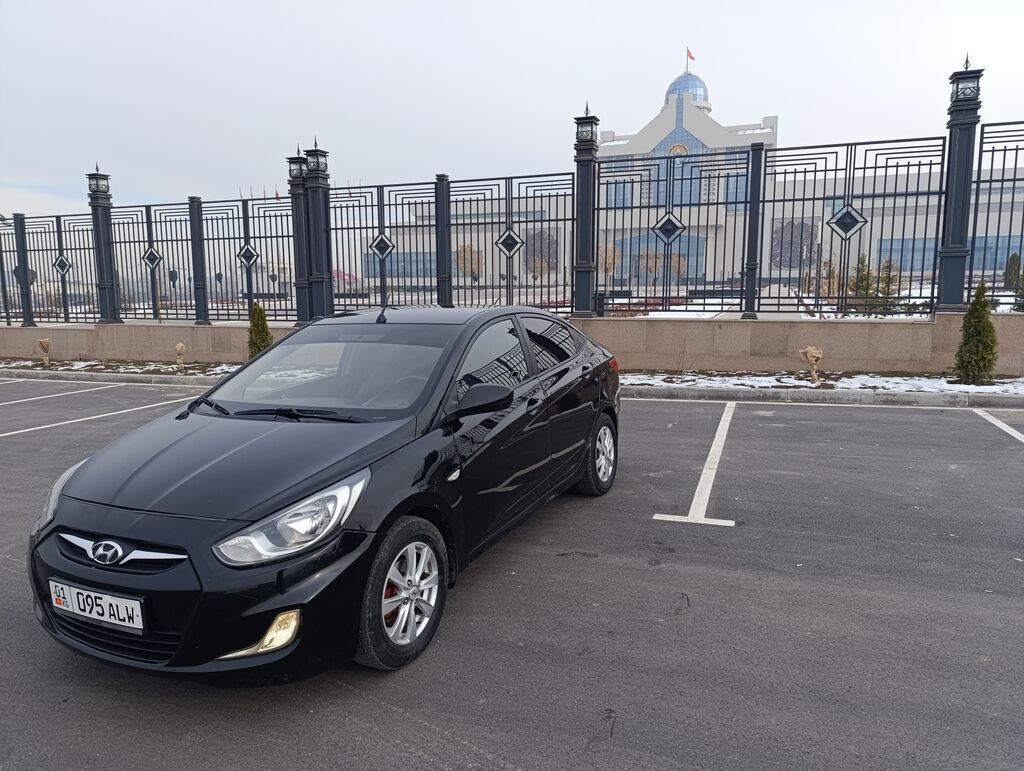 Hyundai Solaris: 2011 г., 1.4 л, Автомат, Бензин, Седан: фото 5