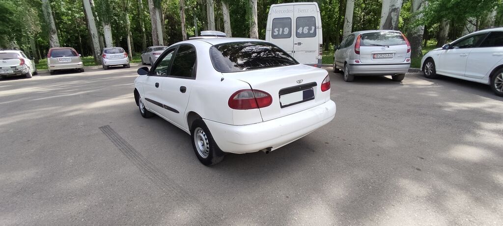 Daewoo Lanos: 1998 г., 1.5 л, Автомат, Бензин, Седан: фото 4
