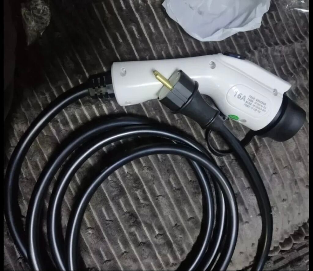 Продаю Зарядное устройство для электромобилей с регулировкой . Есть за