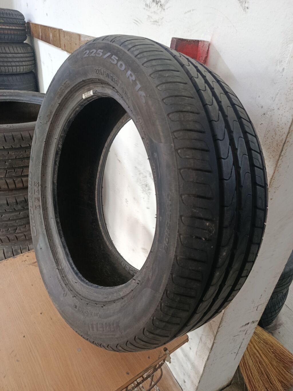 Шины 225 / 50 / R 16, Лето, Б/у, 1 шт, Легковые, Япония, Pirelli: фото 1