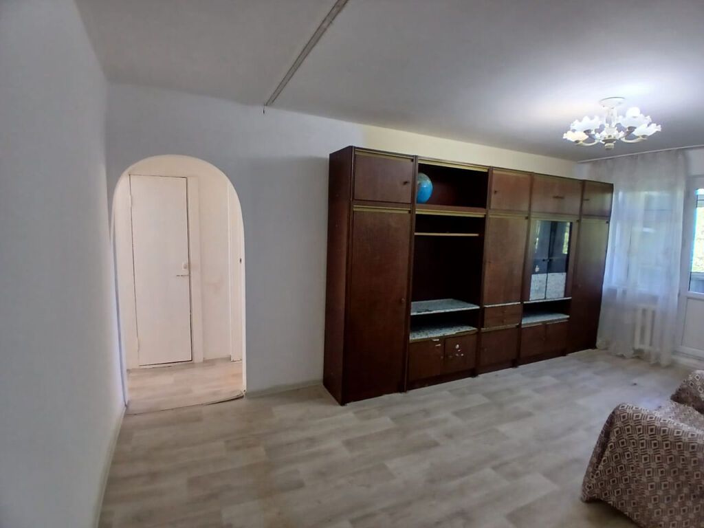 3 комнаты, 58 м², 104 серия, 4 этаж, Старый ремонт — фото 3