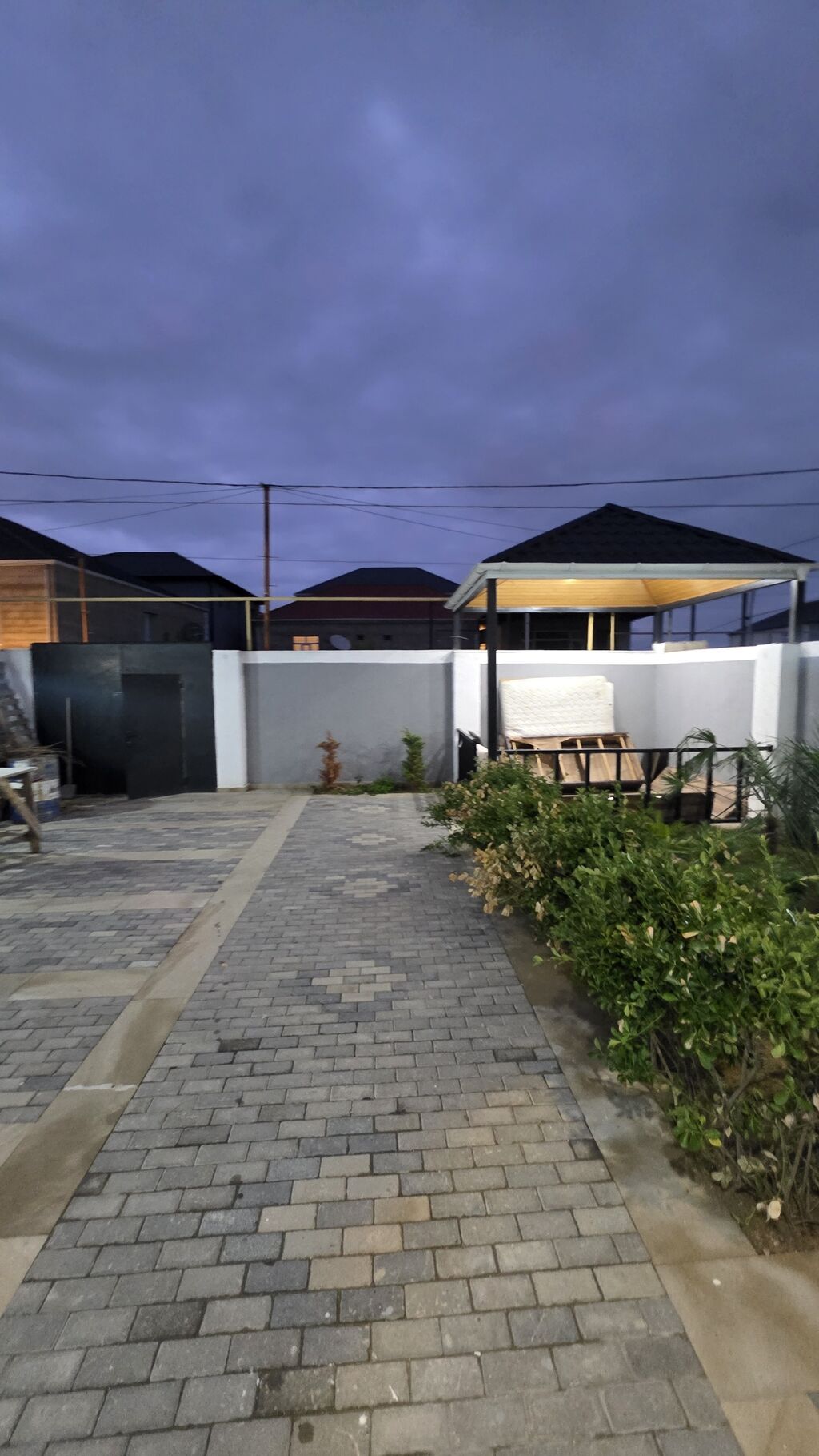 4 otaqlı, 168 kv. m, Yeni təmirli