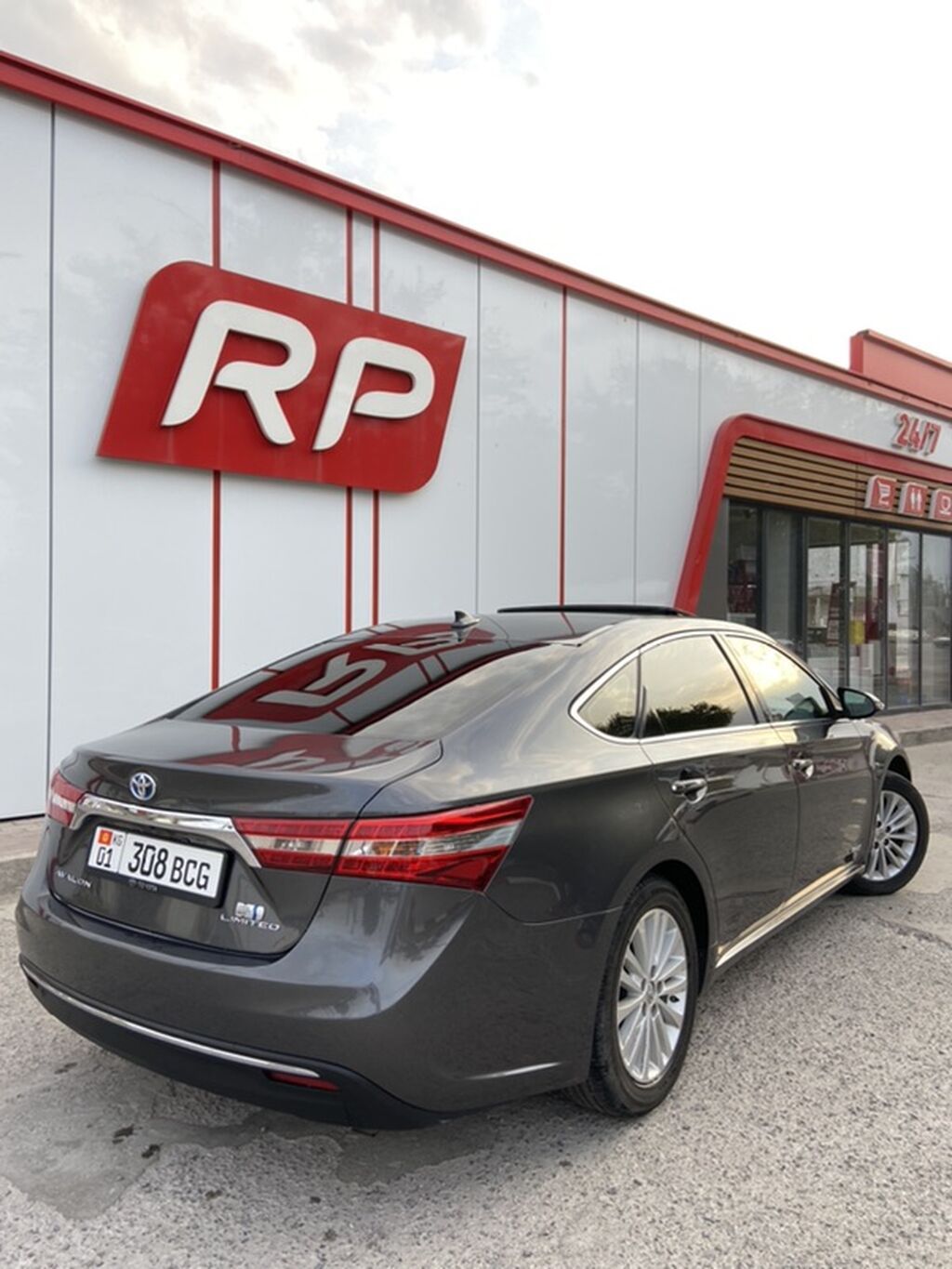 Toyota Avalon: 2015 г., 2.5 л, Автомат, Гибрид, Седан: фото 3