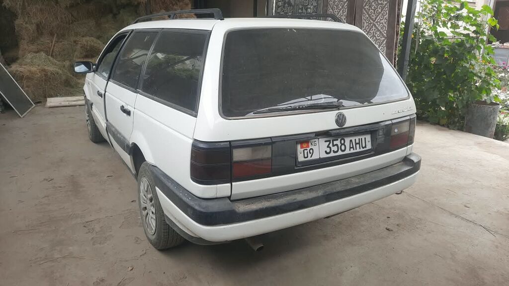 Volkswagen Passat Variant: 1993 г., 1.8 л, Механика, Бензин, Универсал: фото 4