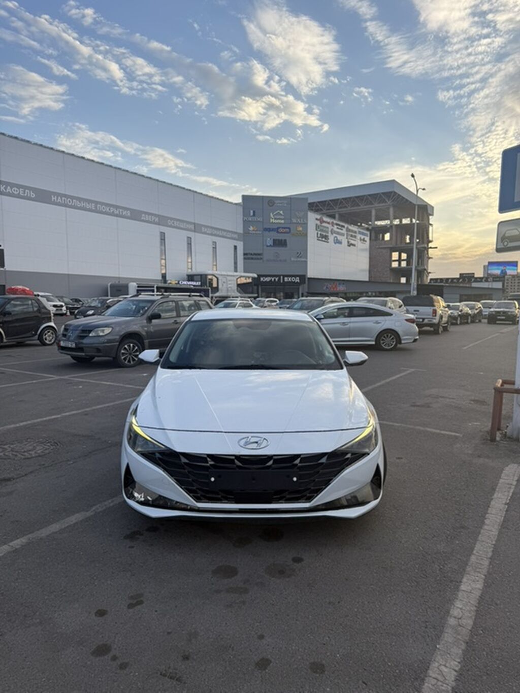 Hyundai Elantra: 2020 г., 1.6 л, Автомат, Гибрид, Седан: фото 2