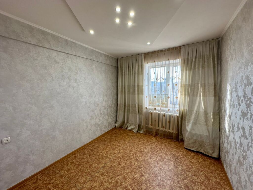 3 комнаты, 80 м², Индивидуалка, 8 этаж, Старый ремонт: фото 7