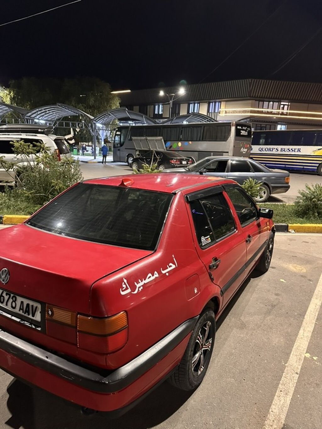 Volkswagen Vento: 1992 г., 1.8 л, Механика, Бензин, Седан: фото 2
