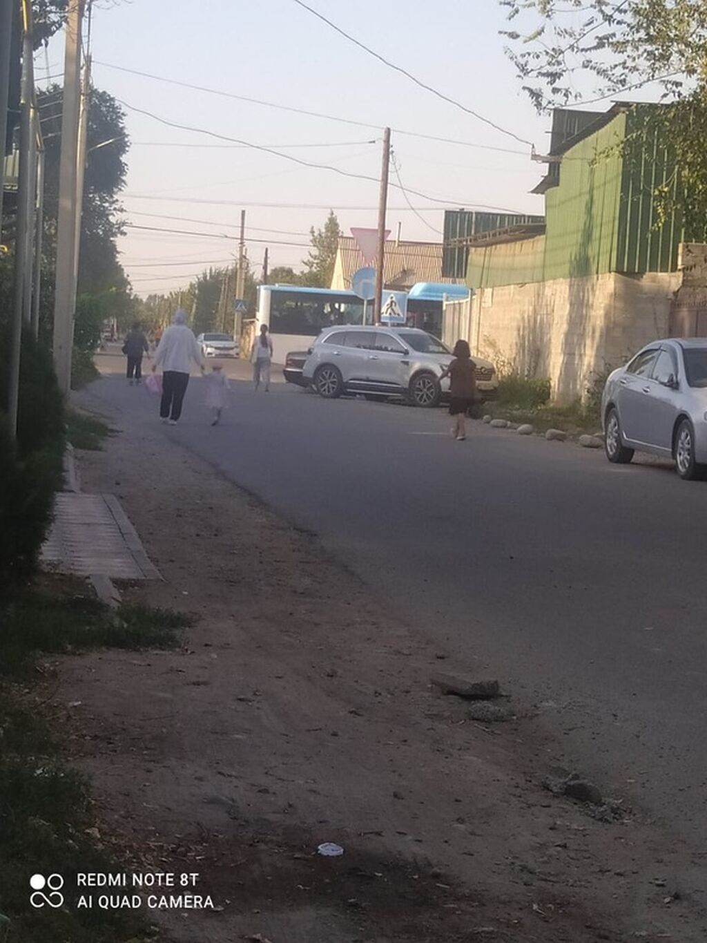 Двухэтажный дом - Планировка: два этажа, удобная лестница из металла: фото 2