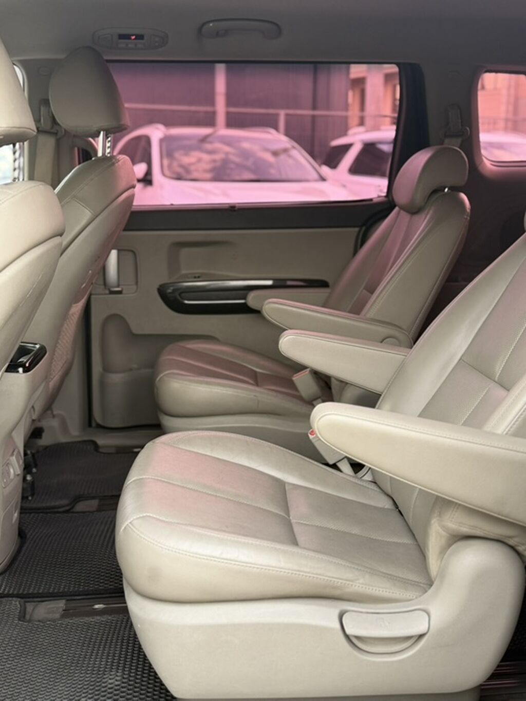 Kia Carnival: 2017 г., 2.2 л, Автомат, Дизель, Минивэн: фото 5