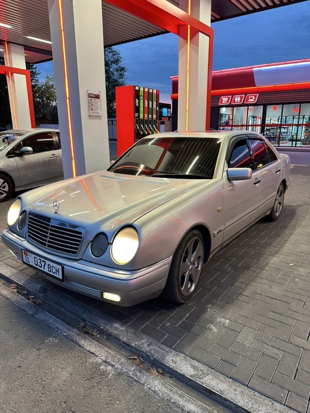 Mercedes-Benz E-Class: 1996 г., 3.2 л, Автомат, Бензин, Седан: фото 4